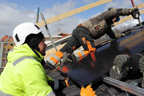 Solpaneler på Karlskronavägen 19