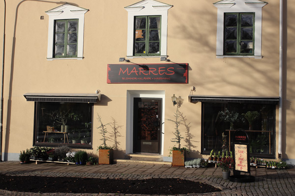 MARRES BLOMMOR, KLÄDER, INREDNING